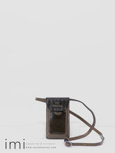 Load image into Gallery viewer, Kingsley Phone Bag 438 Natural Olive 424 Croco Beleza Fustagno 427 Uragano Militair
