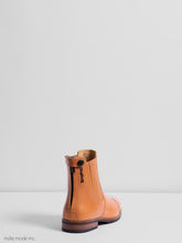 Load image into Gallery viewer, Kingsley Berlin 39 Natural Mel w/ Brogues