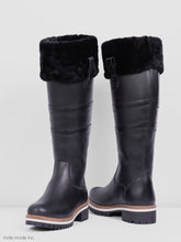 Load image into Gallery viewer, Kingsley Helsinki Gaucho Black/Black Black Sheepskin 39 Regina Sole