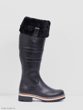 Load image into Gallery viewer, Kingsley Helsinki Gaucho Black/Black Black Sheepskin 39 Regina Sole