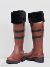 Load image into Gallery viewer, Kingsley Helsinki Gaucho Chestnut/Black Black Sheepskin 39 Regina Sole