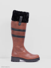 Load image into Gallery viewer, Kingsley Helsinki Gaucho Chestnut/Black Black Sheepskin 39 Regina Sole