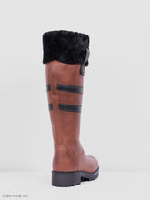 Load image into Gallery viewer, Kingsley Helsinki Gaucho Chestnut/Black Black Sheepskin 39 Regina Sole