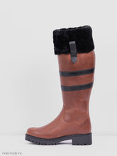Load image into Gallery viewer, Kingsley Helsinki Gaucho Chestnut/Black Black Sheepskin 39 Regina Sole