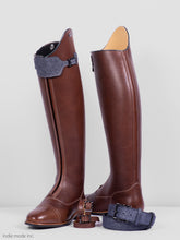 Load image into Gallery viewer, Kingsley London 01 39.5 MA L Paxson Cedar