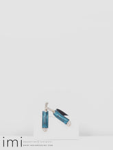 Load image into Gallery viewer, Kingsley Spur Guards 462 Shiny Cyan