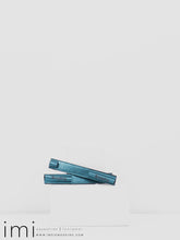 Load image into Gallery viewer, Kingsley Spur Guards 462 Shiny Cyan